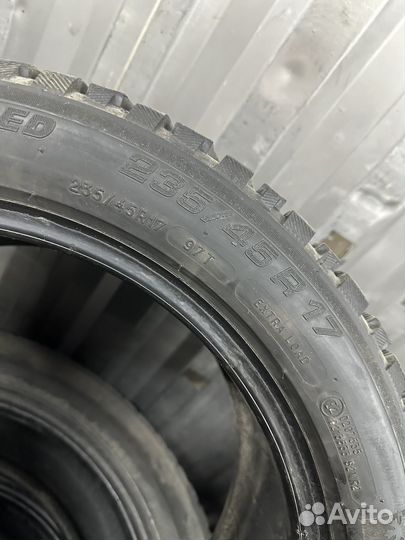 Michelin X-Ice North 3 235/45 R17 97T