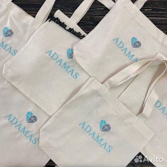 Нанесение логотипов, вышивка на одежде