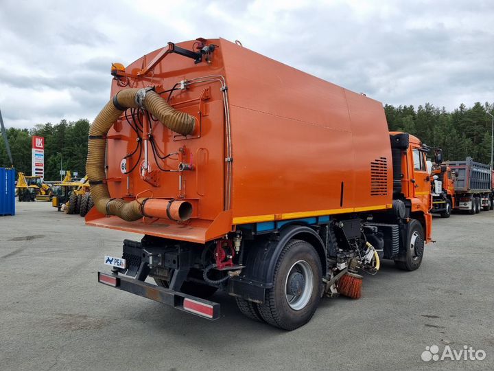 Ко-318Д на шасси Камаз-53605 (пылесос)