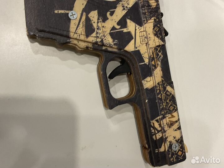 Пистолет стреляющий резинками