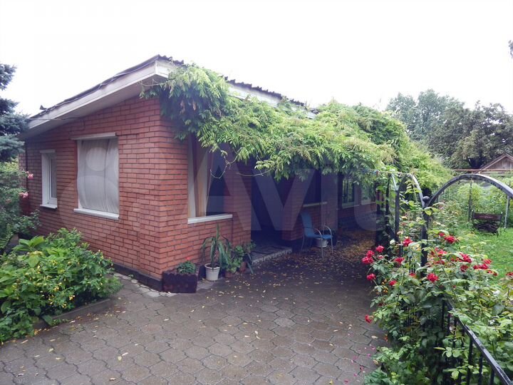 Дом 298 м² на участке 8,5 сот.