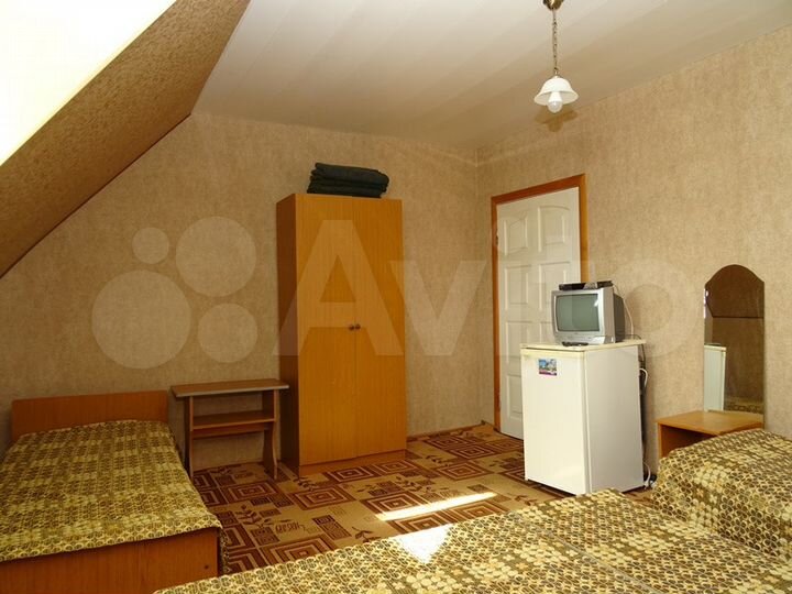 Комната 25 м² в 5-к., 3/3 эт.