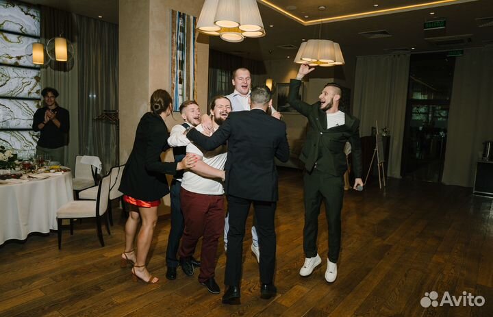 Ведущий на свадьбу + диджей + аппаратура Тамада