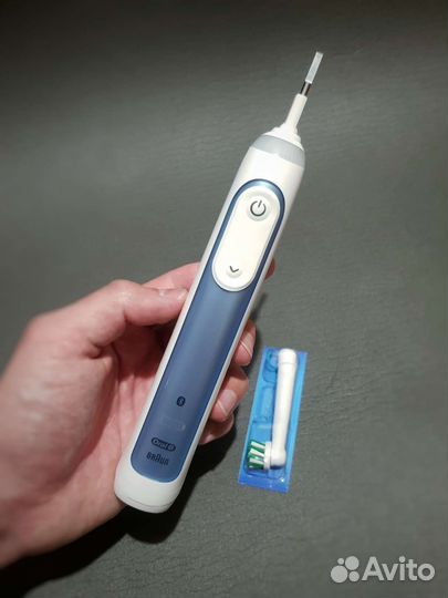 Электрическая зубная щетка Oral-B 6000N (Новая)