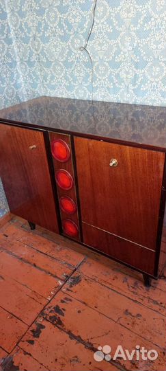 Бар холодильник времён СССР