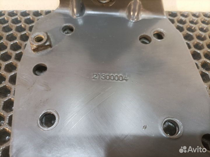 Кронштейн модулятора Iveco Stralis, Volvo FH