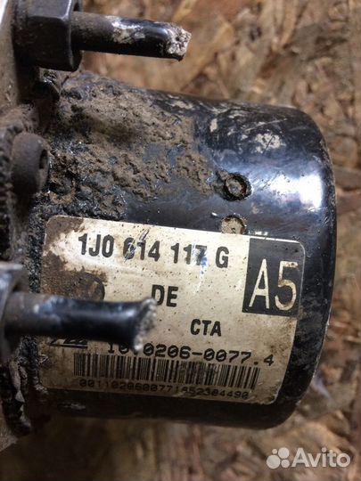 Блок ABS (насос) Skoda Octavia