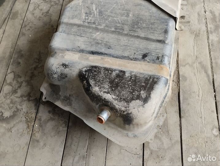 Продам топливный бак Toyota Corolla Fielder 2001 г