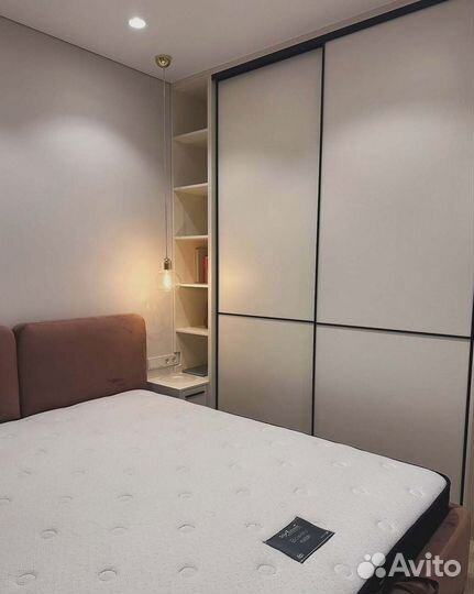 Шкаф-купе с зеркалом