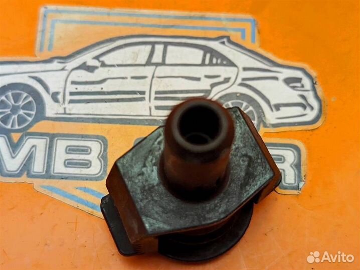 Клипса радиатора w209 CLK-class 112.955