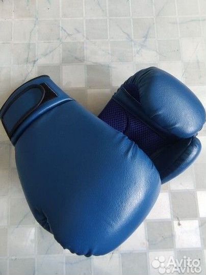 Боксерские перчатки к/з 10 oz новые