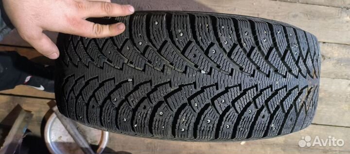 Nokian Tyres Hakkapeliitta 4 235/60 R16