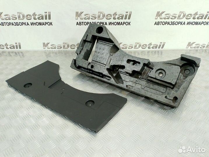 Ящик для инструментов Volkswagen Passat B7 cdab