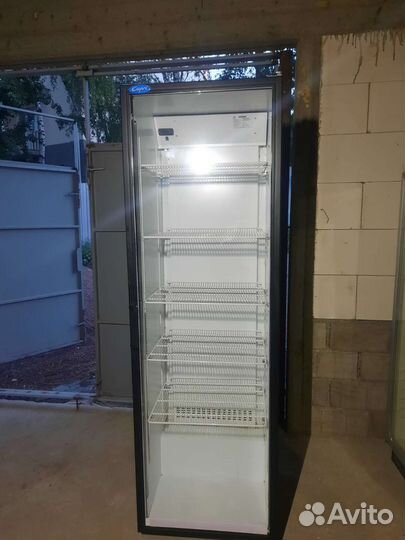 Холодильная витрина бу