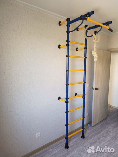 Шведская стенка с турником