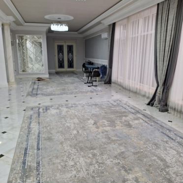 Дом 400 м² на участке 8 га