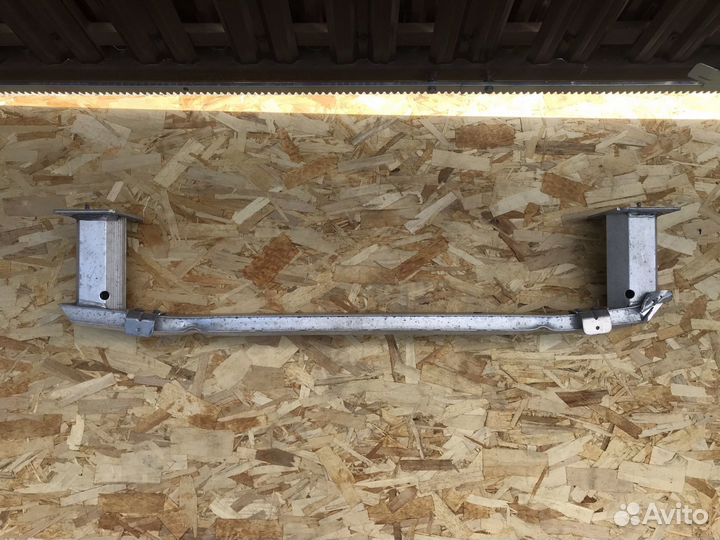 Усилитель переднего бампера Peugeot Traveller