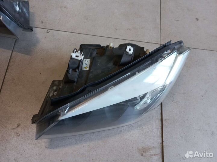 Фара ксенон правая дорестайлинг bmw X1 E84