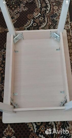 Стол кухонный