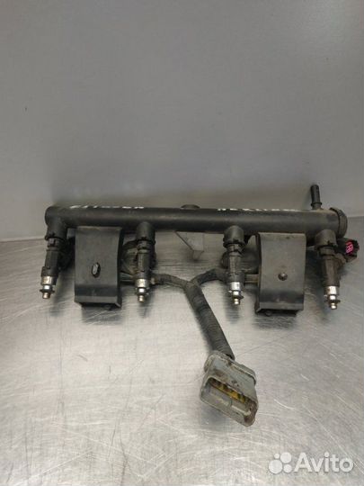 Топливная рейка рампа с форсунками Citroen
