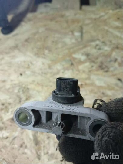 Датчик коленвала Volvo Xc70 D 5244 T17 2012