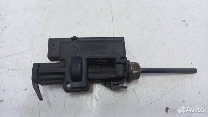 Активатор лючка бака Renault Megane 3