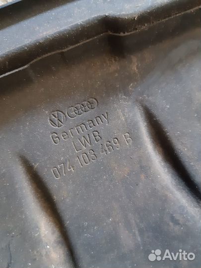 Клапанная крышка volkswagen каравела 2.5л.1994