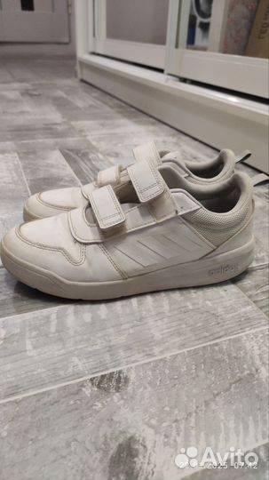 Кроссовки adidas