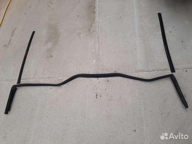 Уплотнитель капота ауди а6 с4