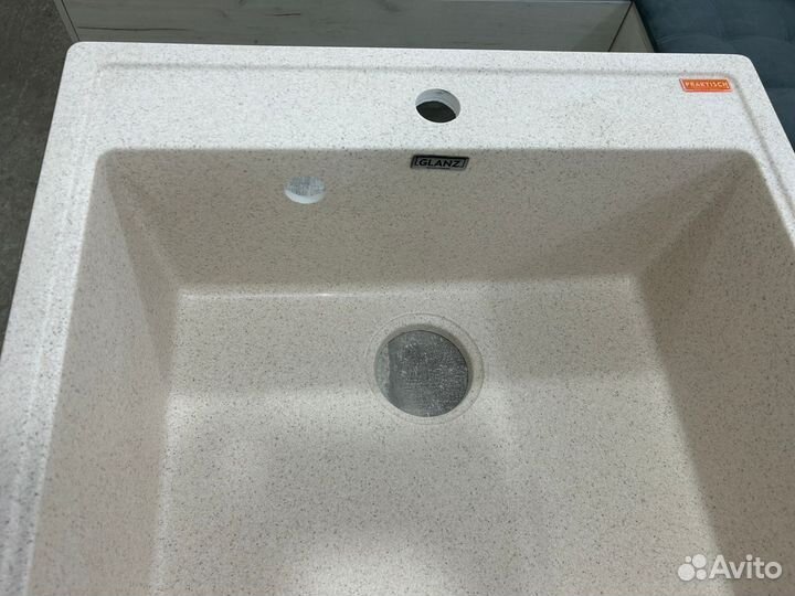 Кухонная мойка каменная