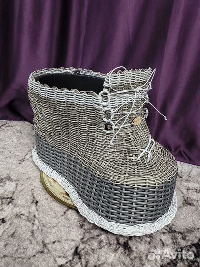 Кашпо башмак из ротанга