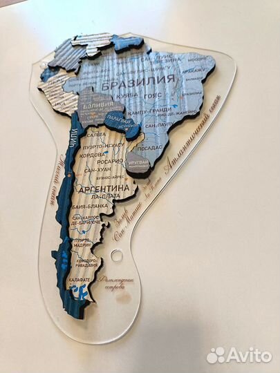 Деревянная карта мира на оргстекле