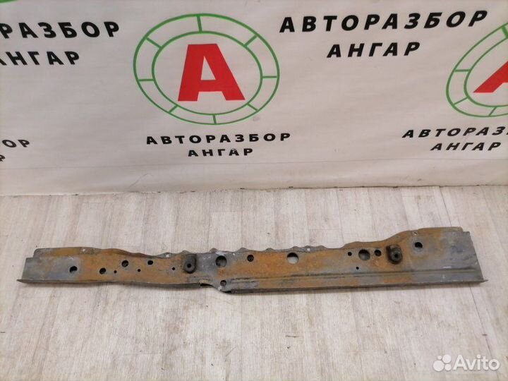 Рамка радиатора нижняя передняя Nissan Note E11