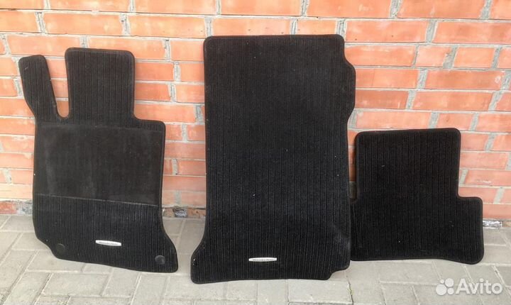 Коврики в автомобиль mercedes