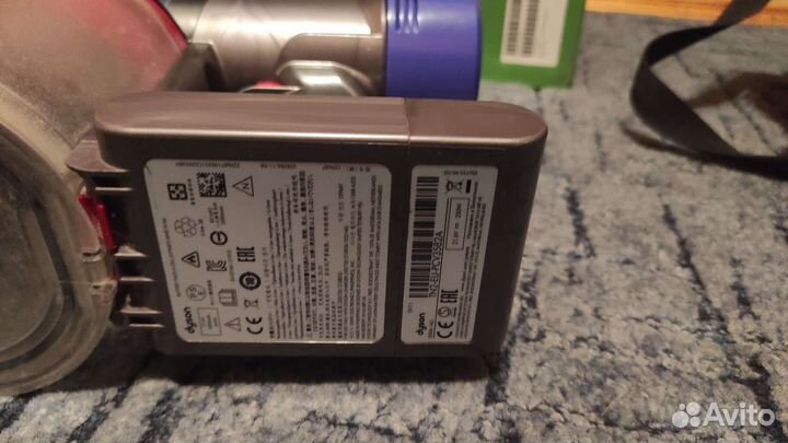 Dyson v 7