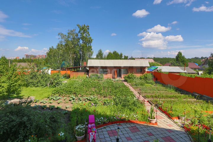 Дом 281,2 м² на участке 11,7 сот.