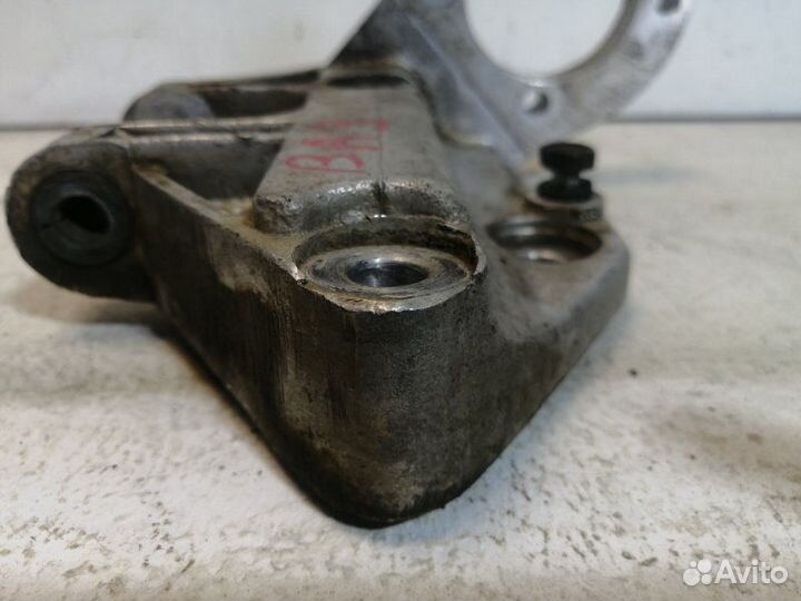 Кронштейн гур LADA Priora 2170 2008