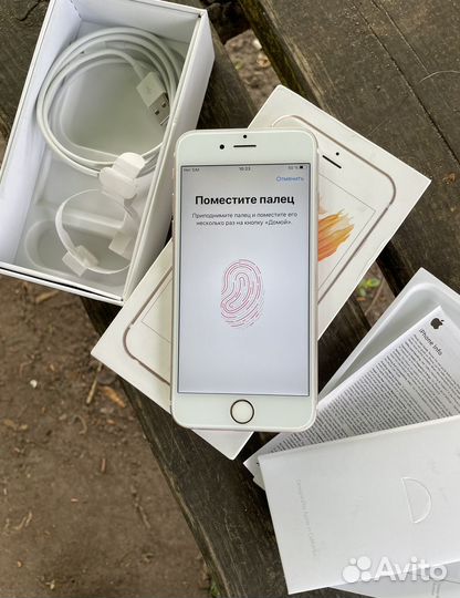 iPhone 6S, 64 ГБ