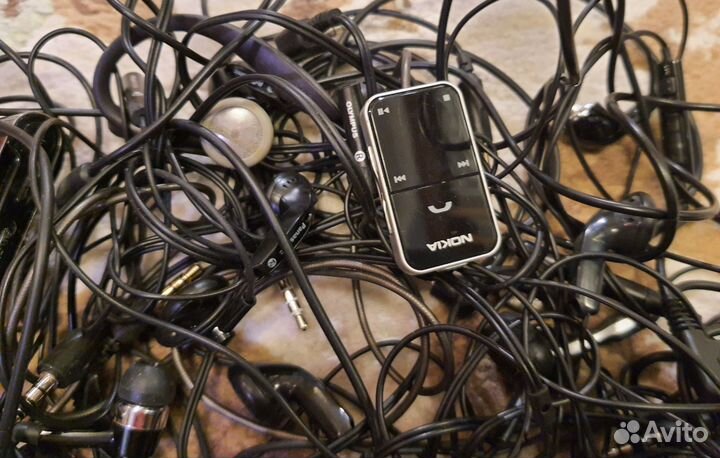 Наушники проводные