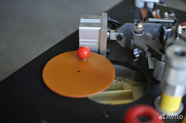 Кромкооблицовочный станок