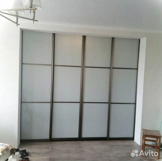 Раздвижная перегородка с матовым стеклом