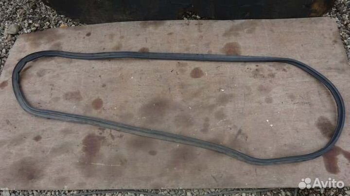 Уплотнительная резинка багажника Toyota Allex