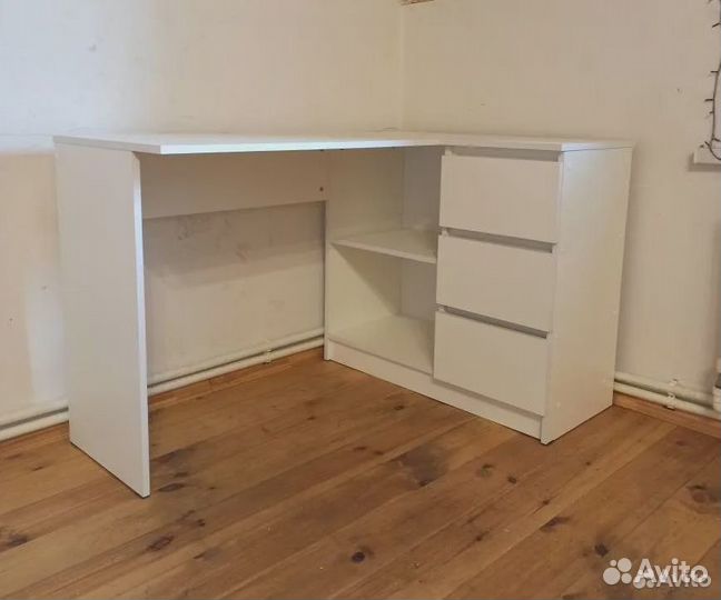 Угловой письменный стол, белый