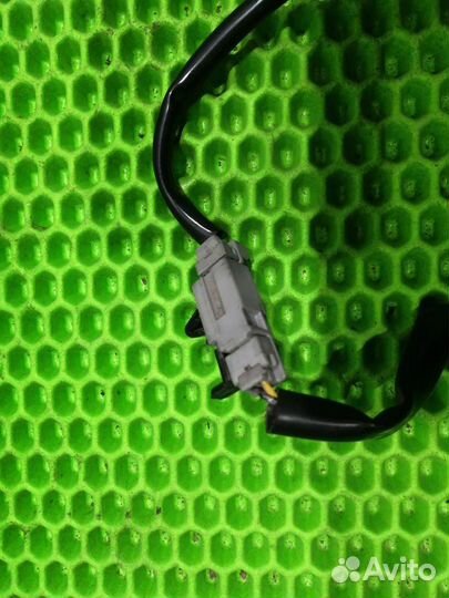 Кнопка бесключевого доступа Nissan Tiida C11