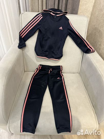 Спортивный костюм на девочку adidas