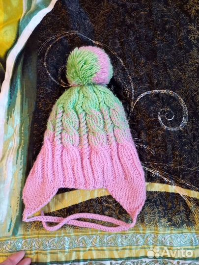 Шапка зимняя на 2-3 г ручной вязки