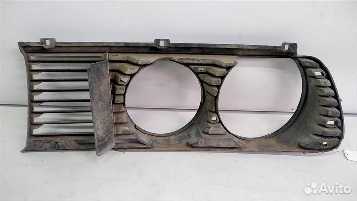 Рамка фары правой BMW 5 E28 82-86г