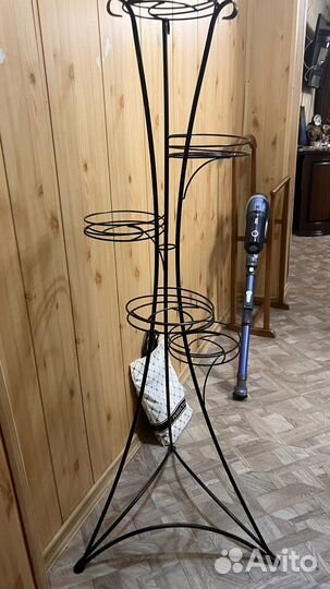 Подставка для цветов напольная металлическая