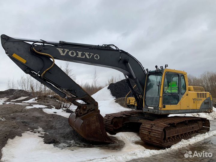 Гусеничный экскаватор Volvo EC210B LC, 2004