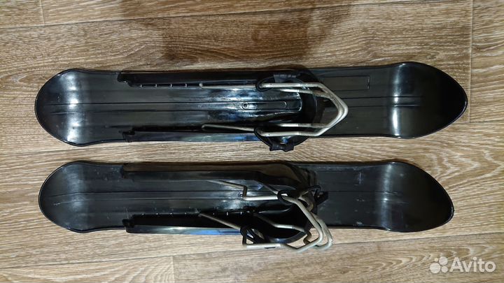 Лыжи для детской коляски в отличном состоянии